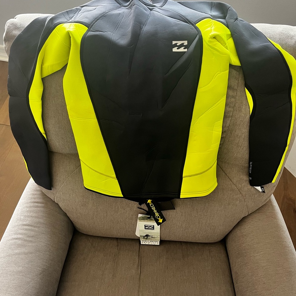Billabong Kids Black and Yellow Jacket NWT